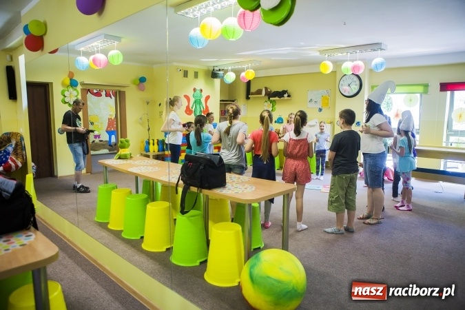 Zdjęcie w galerii na portalu naszraciborz.pl: Klasa na Medal SP 1 bawiła się w Crazy Clubie wiadomości z regionu