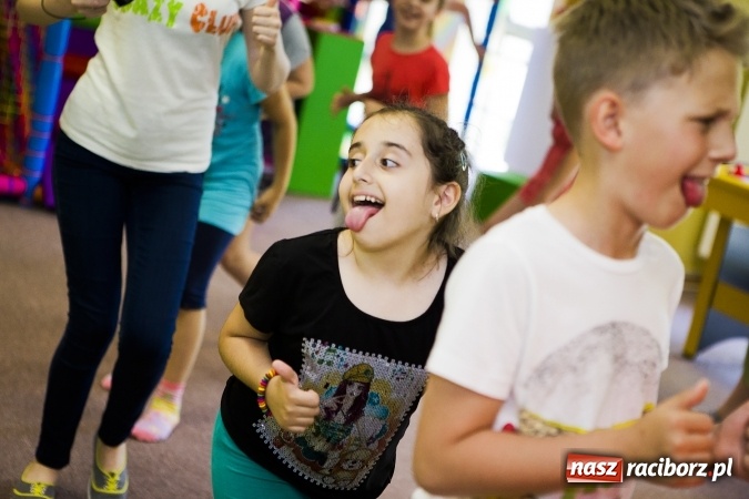 Zdjęcie w galerii na portalu naszraciborz.pl: Klasa na Medal SP 1 bawiła się w Crazy Clubie wiadomości z regionu