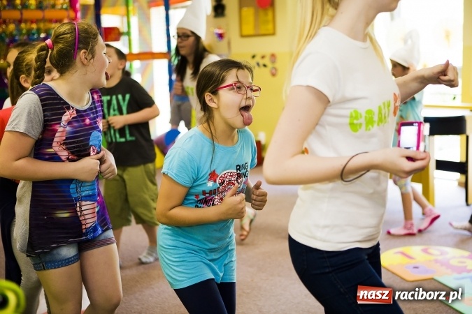Zdjęcie w galerii na portalu naszraciborz.pl: Klasa na Medal SP 1 bawiła się w Crazy Clubie wiadomości z regionu