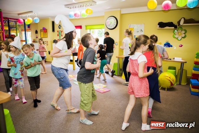 Zdjęcie w galerii na portalu naszraciborz.pl: Klasa na Medal SP 1 bawiła się w Crazy Clubie wiadomości z regionu
