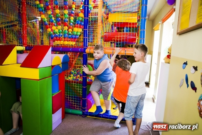 Zdjęcie w galerii na portalu naszraciborz.pl: Klasa na Medal SP 1 bawiła się w Crazy Clubie wiadomości z regionu