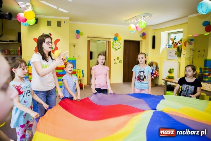 Zdjęcie w galerii na portalu naszraciborz.pl: Klasa na Medal SP 1 bawiła się w Crazy Clubie wiadomości z regionu