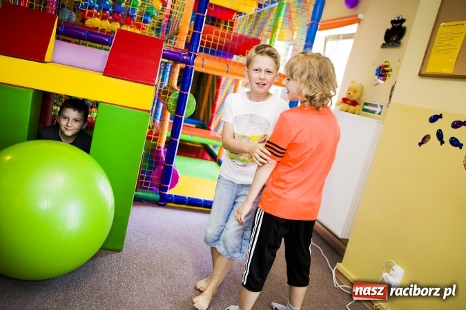 Zdjęcie w galerii na portalu naszraciborz.pl: Klasa na Medal SP 1 bawiła się w Crazy Clubie wiadomości z regionu