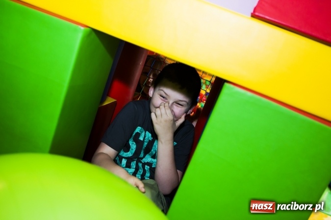 Zdjęcie w galerii na portalu naszraciborz.pl: Klasa na Medal SP 1 bawiła się w Crazy Clubie wiadomości z regionu