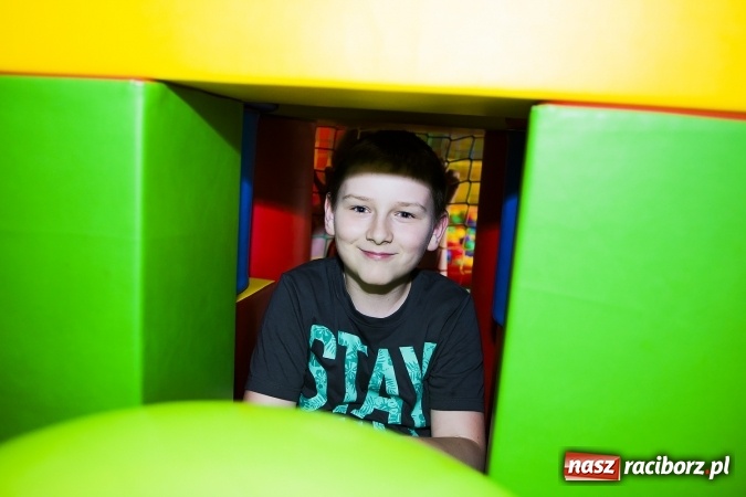 Zdjęcie w galerii na portalu naszraciborz.pl: Klasa na Medal SP 1 bawiła się w Crazy Clubie wiadomości z regionu