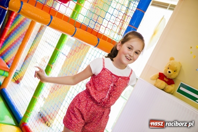 Zdjęcie w galerii na portalu naszraciborz.pl: Klasa na Medal SP 1 bawiła się w Crazy Clubie wiadomości z regionu