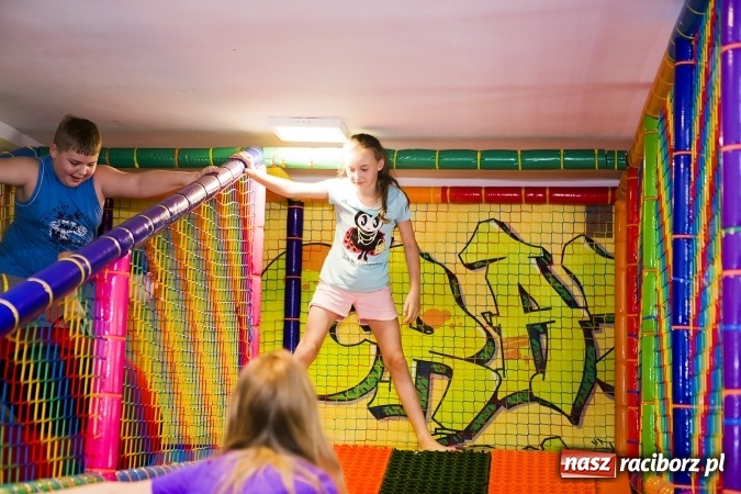 Zdjęcie w galerii na portalu naszraciborz.pl: Klasa na Medal SP 1 bawiła się w Crazy Clubie wiadomości z regionu