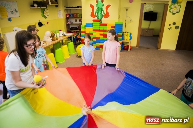 Zdjęcie w galerii na portalu naszraciborz.pl: Klasa na Medal SP 1 bawiła się w Crazy Clubie wiadomości z regionu