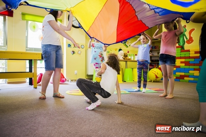 Zdjęcie w galerii na portalu naszraciborz.pl: Klasa na Medal SP 1 bawiła się w Crazy Clubie wiadomości z regionu