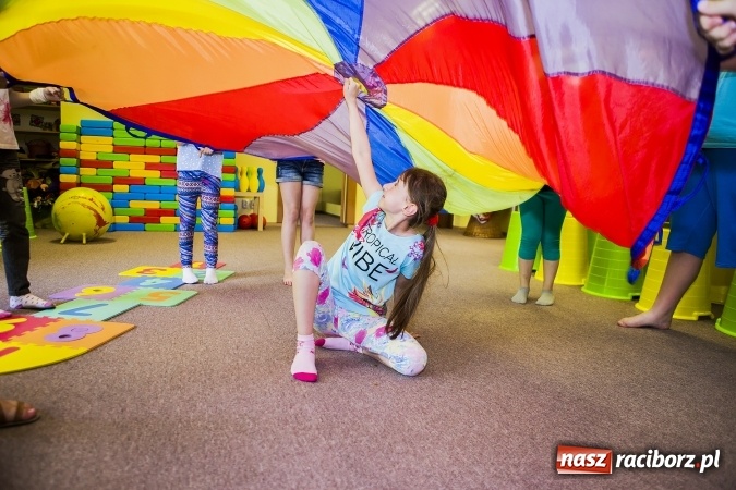 Zdjęcie w galerii na portalu naszraciborz.pl: Klasa na Medal SP 1 bawiła się w Crazy Clubie wiadomości z regionu