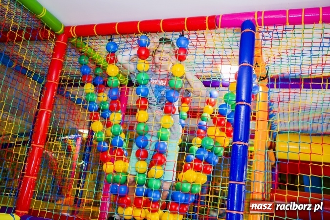 Zdjęcie w galerii na portalu naszraciborz.pl: Klasa na Medal SP 1 bawiła się w Crazy Clubie wiadomości z regionu