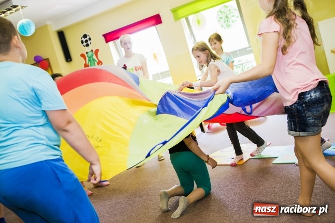 Zdjęcie w galerii na portalu naszraciborz.pl: Klasa na Medal SP 1 bawiła się w Crazy Clubie wiadomości z regionu