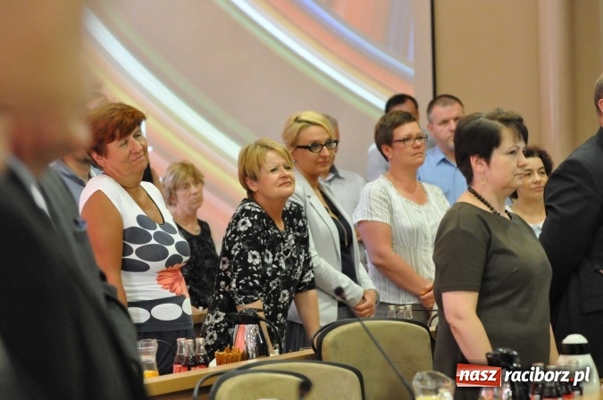 Zdjęcie w galerii na portalu naszraciborz.pl: Rozśpiewana sesja Rady Miasta. Aleksandra Orłowska z medalem i tytułem Zasłużonej dla Miasta Raciborza wiadomości z regionu