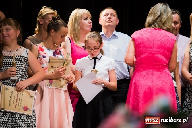 Zdjęcie w galerii na portalu naszraciborz.pl: Gala Laureatów Szkoły Podstawowej nr 18 im. Książąt Raciborskich. Wręczono Orły i Superorły Osiemnastki wiadomości z regionu