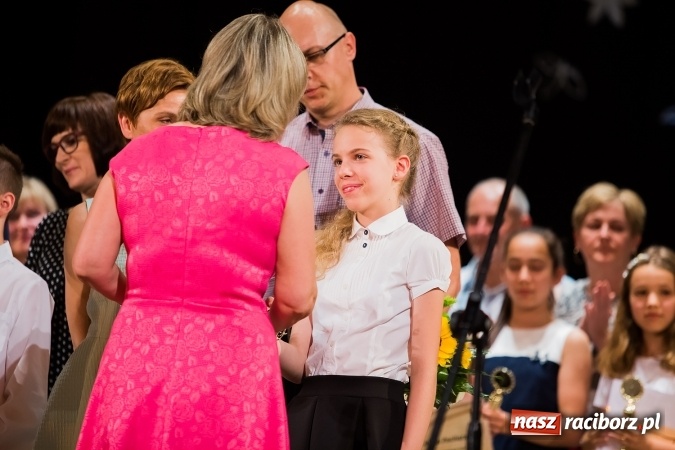 Zdjęcie w galerii na portalu naszraciborz.pl: Gala Laureatów Szkoły Podstawowej nr 18 im. Książąt Raciborskich. Wręczono Orły i Superorły Osiemnastki wiadomości z regionu