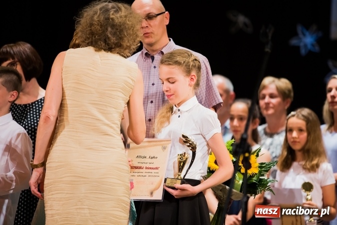 Zdjęcie w galerii na portalu naszraciborz.pl: Gala Laureatów Szkoły Podstawowej nr 18 im. Książąt Raciborskich. Wręczono Orły i Superorły Osiemnastki wiadomości z regionu