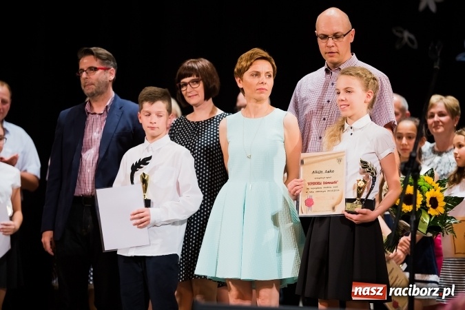 Zdjęcie w galerii na portalu naszraciborz.pl: Gala Laureatów Szkoły Podstawowej nr 18 im. Książąt Raciborskich. Wręczono Orły i Superorły Osiemnastki wiadomości z regionu