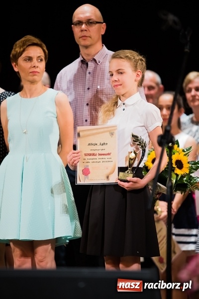 Zdjęcie w galerii na portalu naszraciborz.pl: Gala Laureatów Szkoły Podstawowej nr 18 im. Książąt Raciborskich. Wręczono Orły i Superorły Osiemnastki wiadomości z regionu