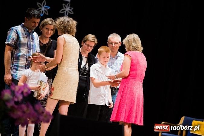 Zdjęcie w galerii na portalu naszraciborz.pl: Gala Laureatów Szkoły Podstawowej nr 18 im. Książąt Raciborskich. Wręczono Orły i Superorły Osiemnastki wiadomości z regionu