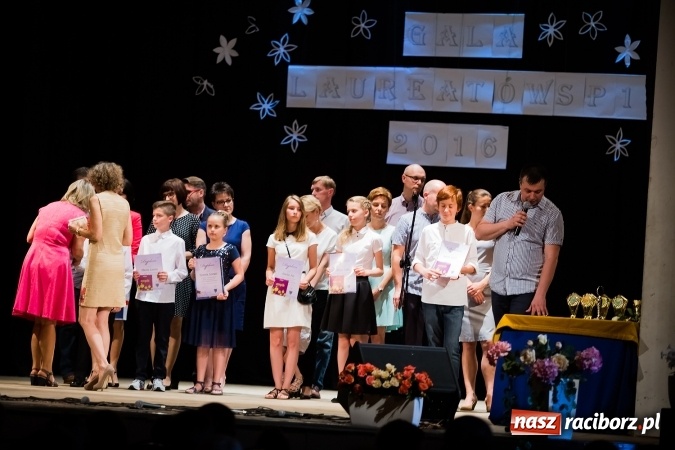 Zdjęcie w galerii na portalu naszraciborz.pl: Gala Laureatów Szkoły Podstawowej nr 18 im. Książąt Raciborskich. Wręczono Orły i Superorły Osiemnastki wiadomości z regionu