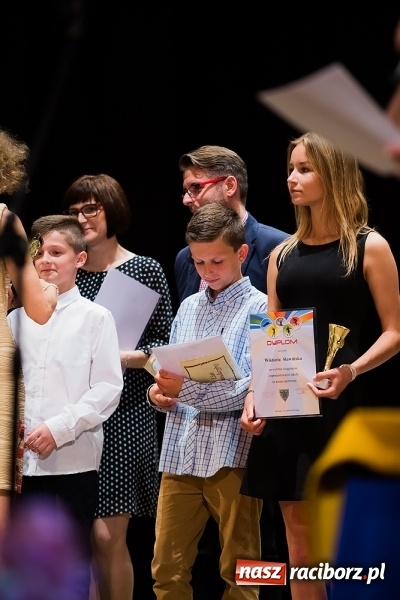 Zdjęcie w galerii na portalu naszraciborz.pl: Gala Laureatów Szkoły Podstawowej nr 18 im. Książąt Raciborskich. Wręczono Orły i Superorły Osiemnastki wiadomości z regionu