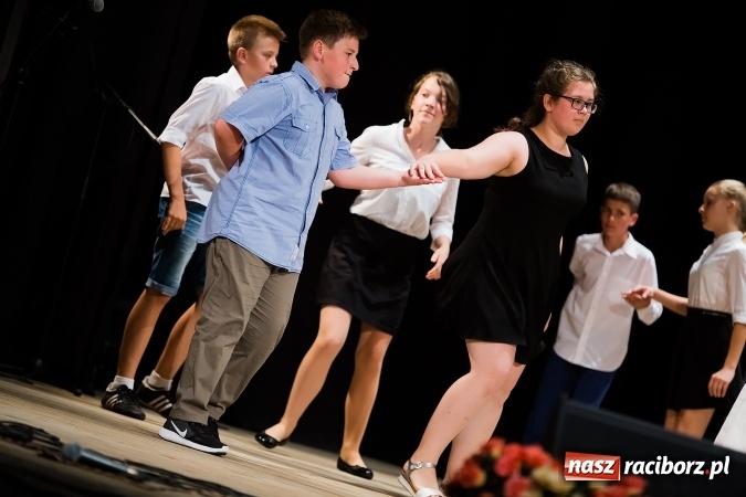 Zdjęcie w galerii na portalu naszraciborz.pl: Gala Laureatów Szkoły Podstawowej nr 18 im. Książąt Raciborskich. Wręczono Orły i Superorły Osiemnastki wiadomości z regionu