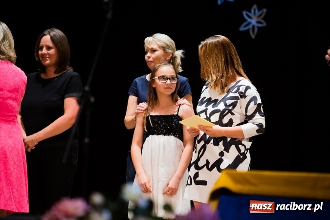 Zdjęcie w galerii na portalu naszraciborz.pl: Gala Laureatów Szkoły Podstawowej nr 18 im. Książąt Raciborskich. Wręczono Orły i Superorły Osiemnastki wiadomości z regionu