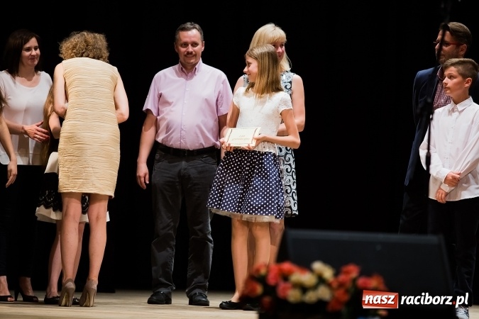 Zdjęcie w galerii na portalu naszraciborz.pl: Gala Laureatów Szkoły Podstawowej nr 18 im. Książąt Raciborskich. Wręczono Orły i Superorły Osiemnastki wiadomości z regionu
