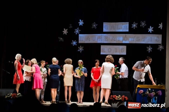 Zdjęcie w galerii na portalu naszraciborz.pl: Gala Laureatów Szkoły Podstawowej nr 18 im. Książąt Raciborskich. Wręczono Orły i Superorły Osiemnastki wiadomości z regionu