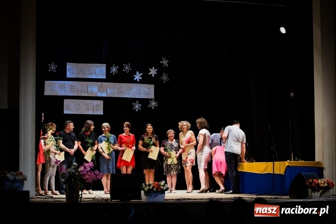 Zdjęcie w galerii na portalu naszraciborz.pl: Gala Laureatów Szkoły Podstawowej nr 18 im. Książąt Raciborskich. Wręczono Orły i Superorły Osiemnastki wiadomości z regionu