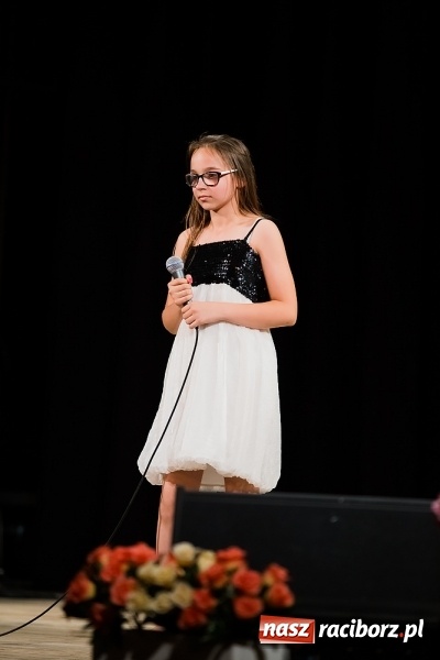 Zdjęcie w galerii na portalu naszraciborz.pl: Gala Laureatów Szkoły Podstawowej nr 18 im. Książąt Raciborskich. Wręczono Orły i Superorły Osiemnastki wiadomości z regionu