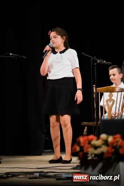 Zdjęcie w galerii na portalu naszraciborz.pl: Gala Laureatów Szkoły Podstawowej nr 18 im. Książąt Raciborskich. Wręczono Orły i Superorły Osiemnastki wiadomości z regionu