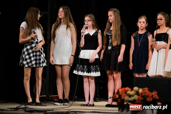 Zdjęcie w galerii na portalu naszraciborz.pl: Gala Laureatów Szkoły Podstawowej nr 18 im. Książąt Raciborskich. Wręczono Orły i Superorły Osiemnastki wiadomości z regionu