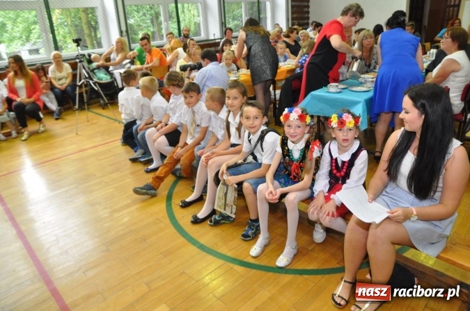 Zdjęcie w galerii na portalu naszraciborz.pl: Święto patrona w Katolickiej Niepublicznej Szkole Podstawowej im. bł. Jana Pawła II w Raciborzu-Sudole wiadomości z regionu