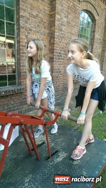 Zdjęcie w galerii na portalu naszraciborz.pl: Komers inaczej w Szkole Podstawowej nr 4  wiadomości z regionu