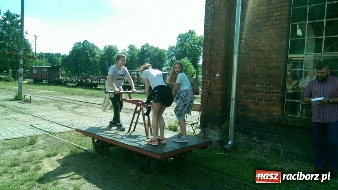 Zdjęcie w galerii na portalu naszraciborz.pl: Komers inaczej w Szkole Podstawowej nr 4  wiadomości z regionu