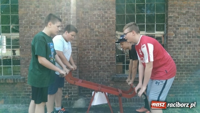 Zdjęcie w galerii na portalu naszraciborz.pl: Komers inaczej w Szkole Podstawowej nr 4  wiadomości z regionu