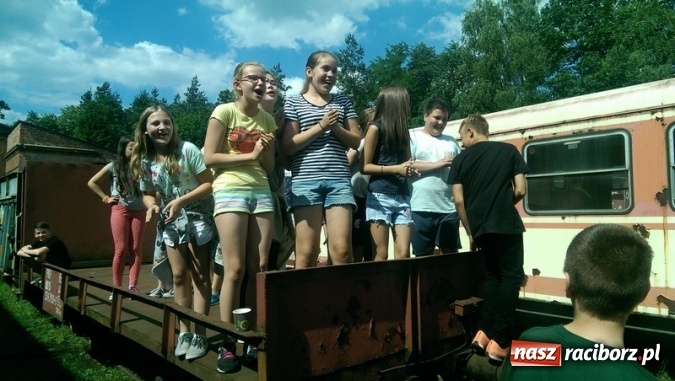 Zdjęcie w galerii na portalu naszraciborz.pl: Komers inaczej w Szkole Podstawowej nr 4  wiadomości z regionu