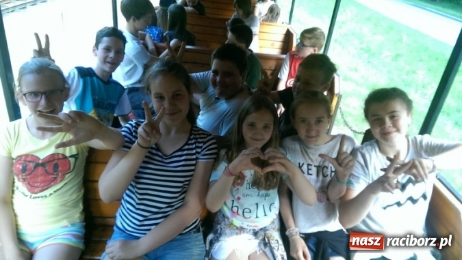 Zdjęcie w galerii na portalu naszraciborz.pl: Komers inaczej w Szkole Podstawowej nr 4  wiadomości z regionu