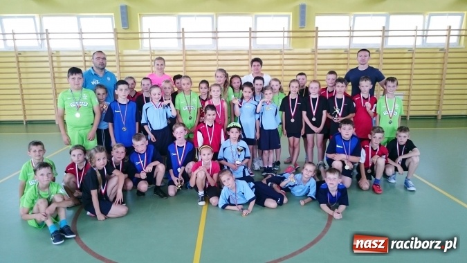 Zdjęcie w galerii na portalu naszraciborz.pl: Finał szczypiorniaka w Pawłowie wiadomości z regionu