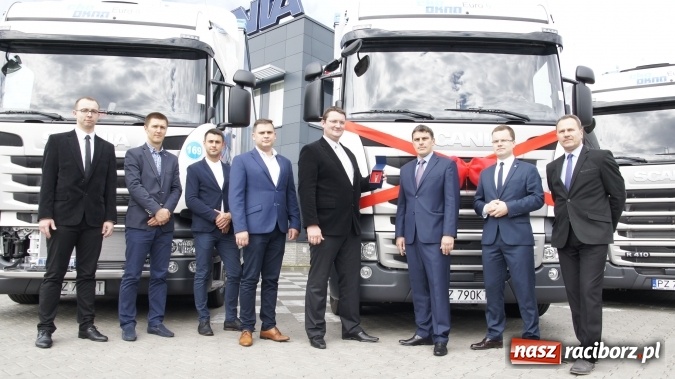 Zdjęcie w galerii na portalu naszraciborz.pl: Wydanie 130. pojazdu marki Scania firmie Eko-Okna  wiadomości z regionu