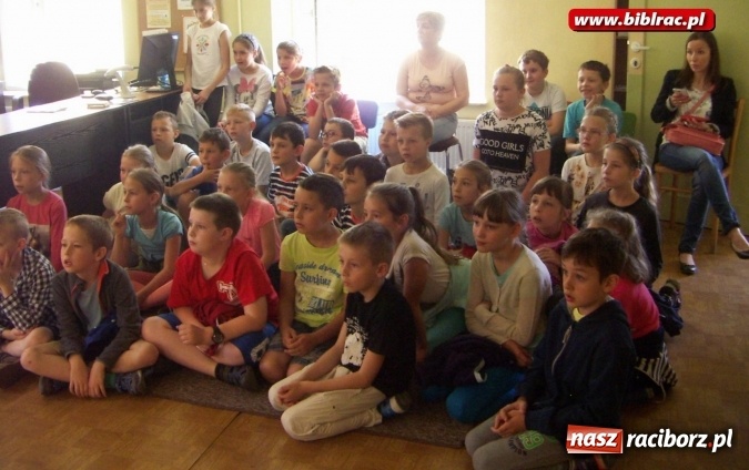 Zdjęcie w galerii na portalu naszraciborz.pl: Śnieżka w bibliotece w Brzeziu  wiadomości z regionu