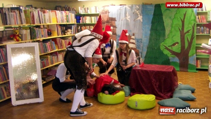 Zdjęcie w galerii na portalu naszraciborz.pl: Śnieżka w bibliotece w Brzeziu  wiadomości z regionu