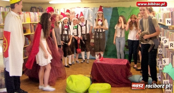 Zdjęcie w galerii na portalu naszraciborz.pl: Śnieżka w bibliotece w Brzeziu  wiadomości z regionu