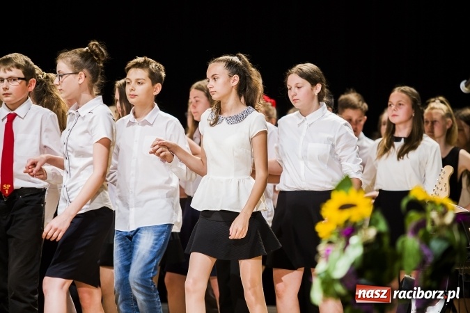 Zdjęcie w galerii na portalu naszraciborz.pl: Podsumowanie roku szkolnego Szkoły Podstawowej nr 1 wiadomości z regionu