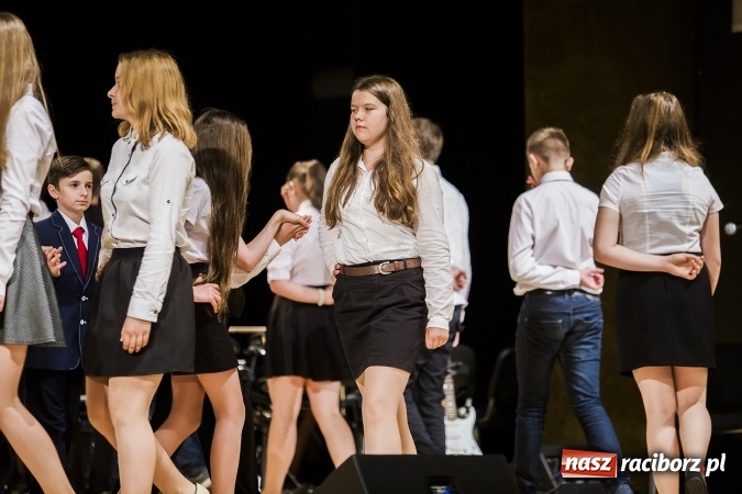 Zdjęcie w galerii na portalu naszraciborz.pl: Podsumowanie roku szkolnego Szkoły Podstawowej nr 1 wiadomości z regionu