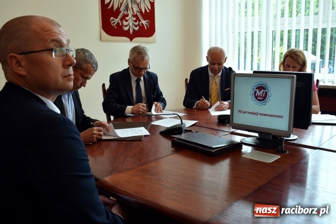 Zdjęcie w galerii na portalu naszraciborz.pl: Politechnika Śląska we współpracy z Katowicką Specjalną Strefą Ekonomiczną uruchamia pierwsze w Polsce studia dualne  wiadomości z regionu