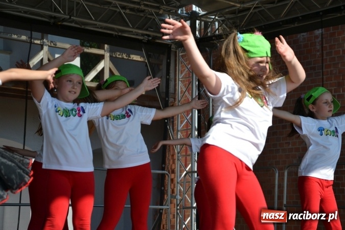 Zdjęcie w galerii na portalu naszraciborz.pl: Taneczne zakończenie roku szkolnego za nami wiadomości z regionu