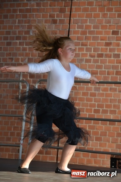 Zdjęcie w galerii na portalu naszraciborz.pl: Taneczne zakończenie roku szkolnego za nami wiadomości z regionu