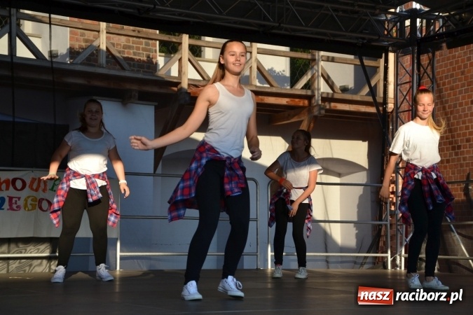 Zdjęcie w galerii na portalu naszraciborz.pl: Taneczne zakończenie roku szkolnego za nami wiadomości z regionu